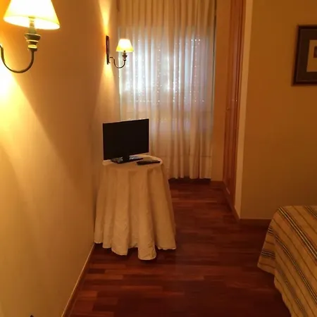 Отель Angeles 2*